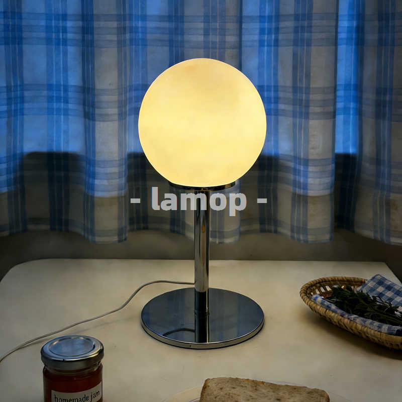Milky White Solid Globe Chrome - Desk Lamp recension och pris